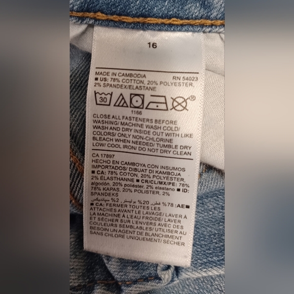 An Old Navy Light Blue Super Skinny Mid Rise Jeans - Picture 6 of 6